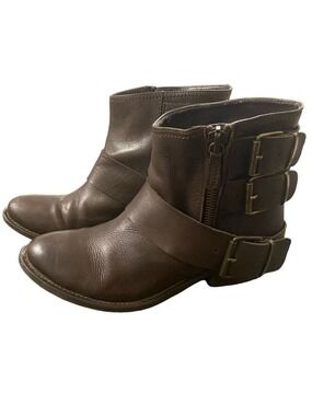 Brown’s B2 Short-Heeled Leather Buckled Moto Boots